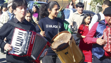 Photo of Estudiantes de la ULagos participaron en el aniversario de la Escuela de Rilán