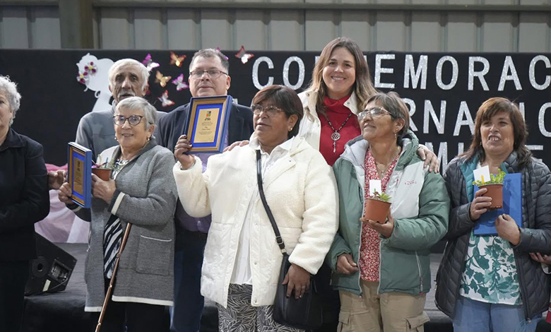 Mujeres de Curaco de Vélez homenajeadas en el «8M»