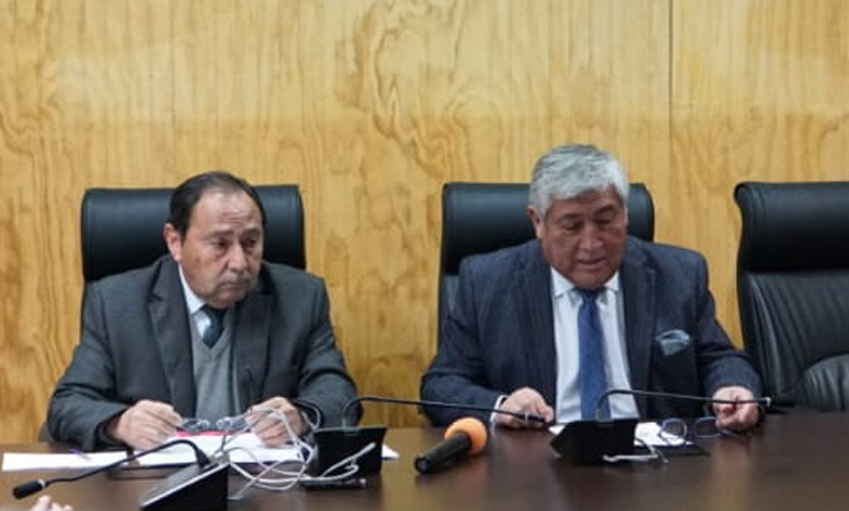 Alcalde de Castro se compromete a seguir instrucciones de la Contraloría