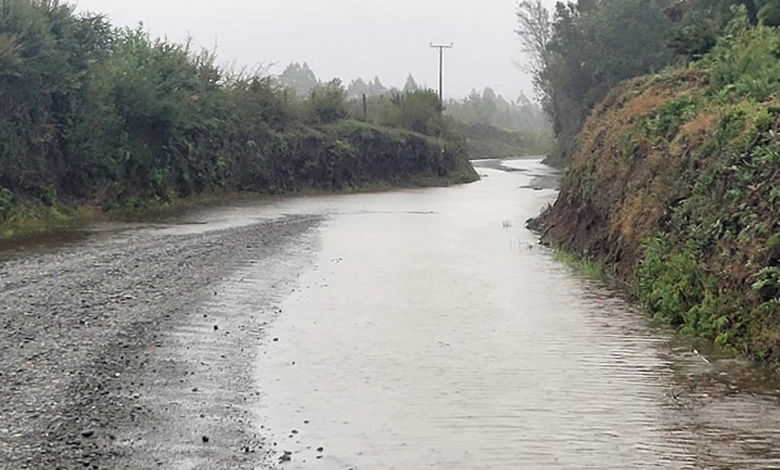 Denuncian falta de inversión en caminos de Chiloé