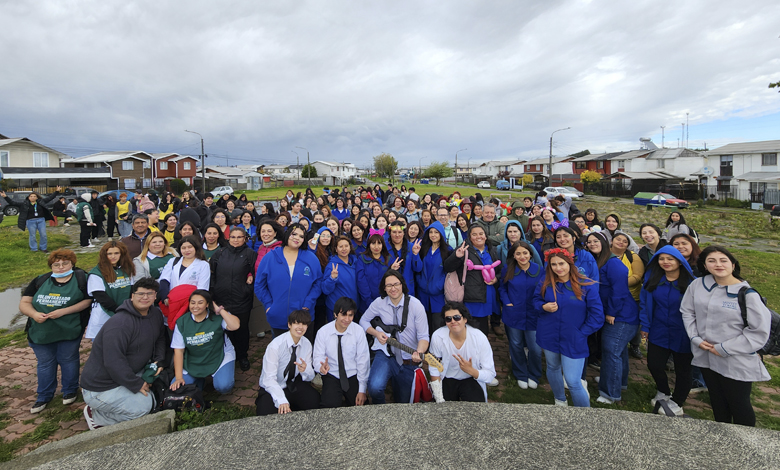 Estudiantes realizan acciones solidarias en comunidad de Alerce