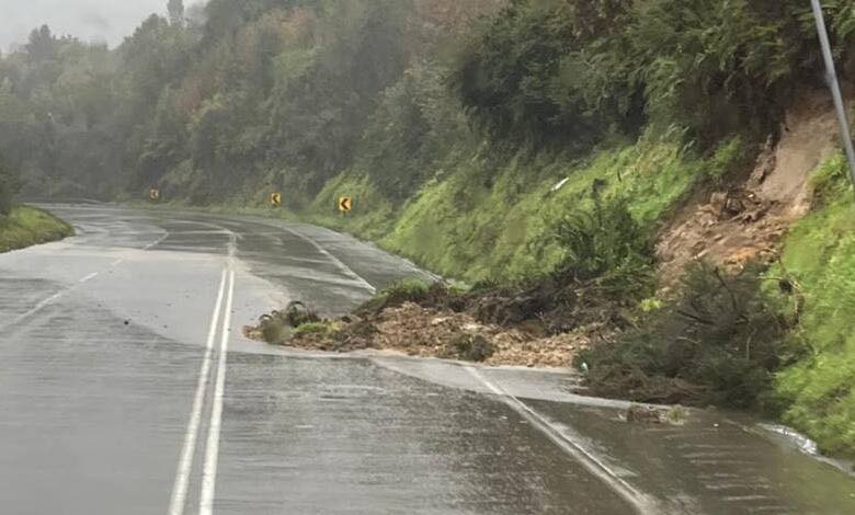 Derrumbe en sector Mechaico por lluvias en Ancud