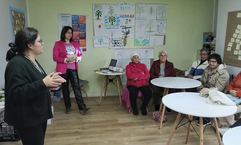 Refuerzan buen trato a personas mayores en Chonchi