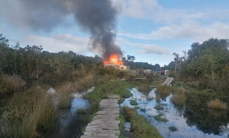 Incendio en Inío, Quellón: cuatro damnificados