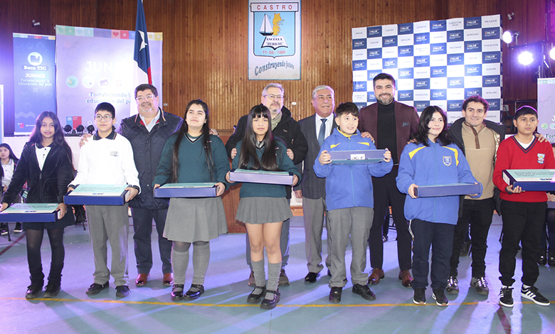 Junaeb entregará 1.500 computadores a estudiantes de Chiloé