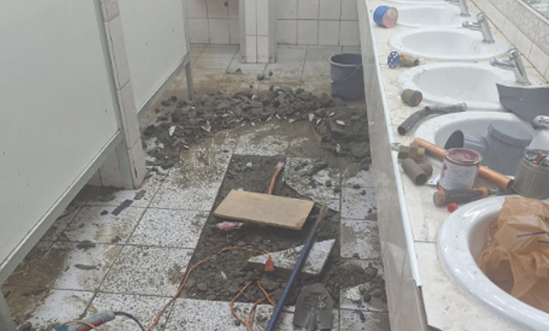 Padres denuncian pésimas condiciones en baños de escuela Luis Uribe Díaz