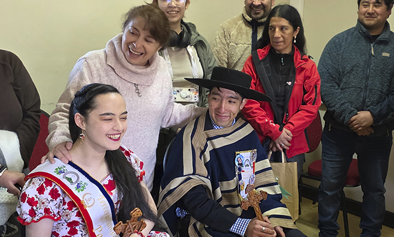 Reconocimiento a jóvenes de Dalcahue por tercer lugar en Nacional de Cueca